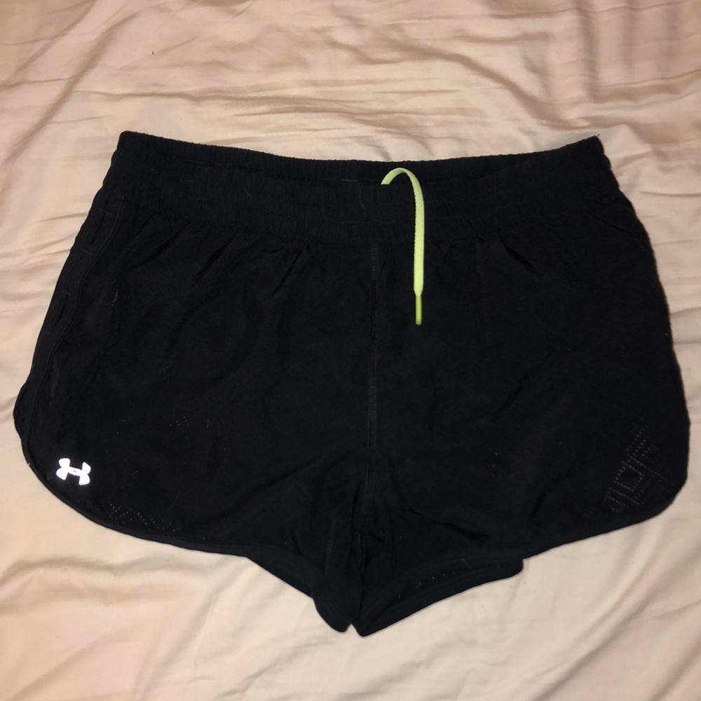 Medium under armor shorts